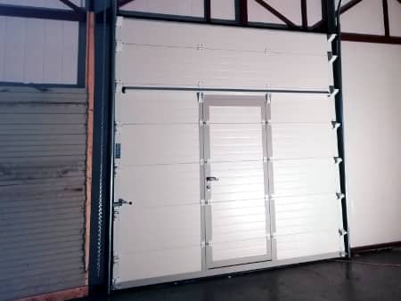 Купить гаражные ворота с калиткой в Ереване