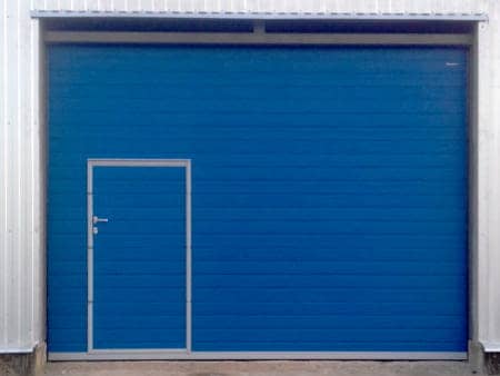 Широкие ворота с калиткой для гаража в Ереване