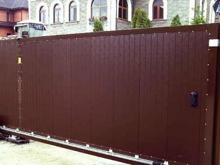 Заказать уличные металлические ворота DoorHan в Ереване