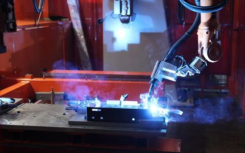 Надежная конструкция промышленных ворот